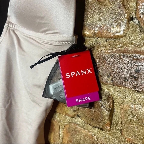 Spanx suit Your Fancy Plunge Low-Back Mid-Thigh BodysuitNWTmedium - Picture 2 of 4